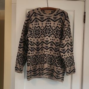 Abercrombie & Fitch Tan and Navy Crewneck Sweater